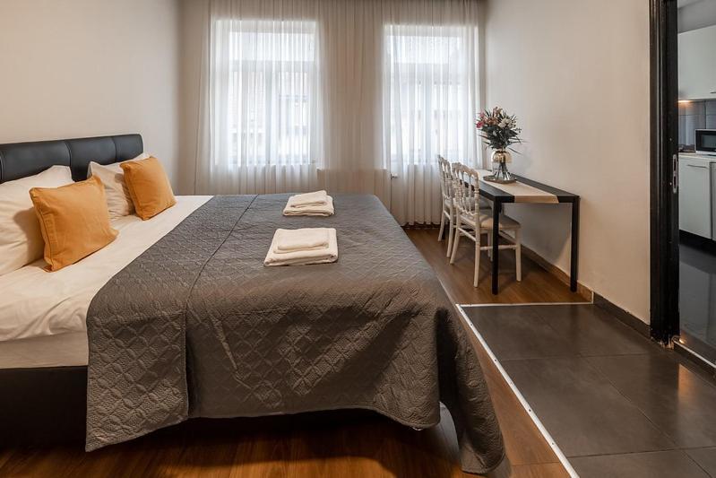 Dupont Gare Du Nord Apartment Brussel Bagian luar foto